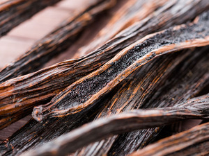 Hot Selling Grade a Dried <b>Vanilla</b> <b>Beans</b> 25kg Best Price From South Africa - Product Image 3