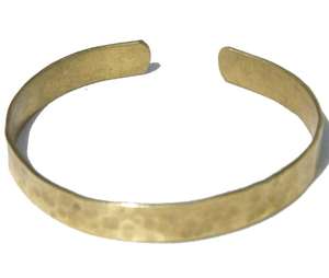 Bracelet manchette en bronze fait à la main Bracelet de bijoux de mode en métal de l'Équateur - Product Image 1