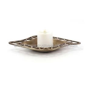 Support et porte-bougie indien en aluminium fait main de haute qualité, durable, portable, pour décoration de table de Noël avec base ronde - Product Image 6