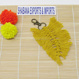 Nuevo diseño de hoja, llavero de borla de algodón tejido de Color personalizado, llavero de macramé al por mayor de proveedor indio - Product Image 3