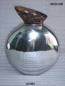 Vases à fleurs en fonte d'aluminium de haute qualité de forme ovale et finition supérieure en terre cuite Vase en métal décoratif pour la maison au prix de gros - Product Image 3