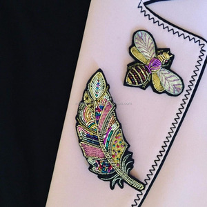 เข็มกลัดปักลายด้วยลวดหลายสีแบบกำหนดเองแผ่นปะโลหะทรงสี่เหลี่ยมผืนผ้า - Product Image 4