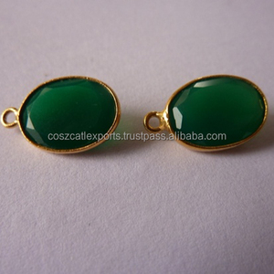 Vente en gros de connecteurs en argent sterling au design unique en onyx vert Bijoux en plaqué or et rhodium Pendentifs à breloque pour les fêtes - Product Image 1
