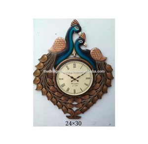Horloge murale décorative en bois avec sculpture-A - Product Image 1