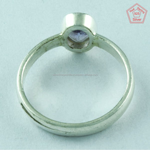 Bague en argent sterling 925 avec petite pierre précieuse d'améthyste et belle conception - Product Image 4