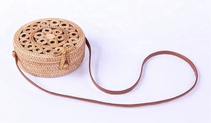 Sac de panier en bambou à poignée en rotin de style français fait à la main pour femmes fermeture de couverture en gros du Vietnam - Product Image 4