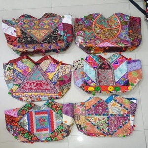 กระเป๋าโท้ทแฟชั่นเย็บปะติดปะต่อกันสำหรับผู้หญิงกระเป๋าแฟชั่นสไตล์อินเดียกระเป๋าโท้ทจากอินเดีย - Product Image 1