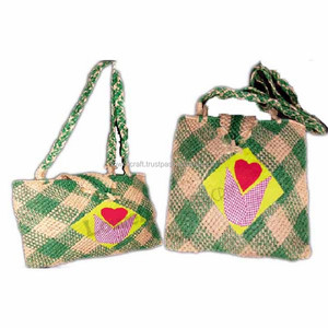 <b>Straw</b> Woven Shoulder <b>Bag</b> Diamond Lattice Pattern Applique Heart Design Bohemian Style Single Handle Open Top 7 Inch Shopping <b>Bag</b> - Product Image 1