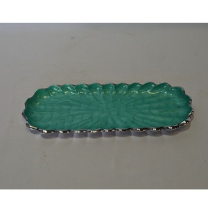 Assiette de service de luxe moderne et élégante en aluminium de forme de feuille, design et décoratif, vente chaude, sans danger pour les aliments - Product Image 2