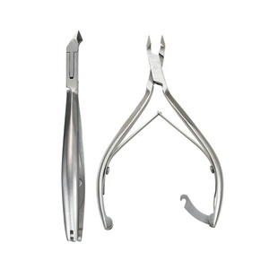 Pince à ongles professionnelle robuste à ressort unique avec poignée texturée et marquage personnalisé - Product Image 1