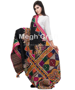 ผ้าคลุมไหล่ปักลายผ้าฝ้ายสำหรับผู้หญิง MEGH CRAFT - ลายชนเผ่าคุชและบันจารา ราบารี - Product Image 3