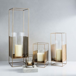 Squires Atrium Lanterne carrée en verre fait à la main en métal Trois bougeoirs Logo couleur personnalisable pour la décoration de la maison/du mariage - Product Image 6