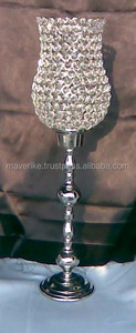 Bougeoir en verre sur piédestal perlé en cristal Glimmer & Shimmer Centres de décoration pour la maison et le mariage - Product Image 4
