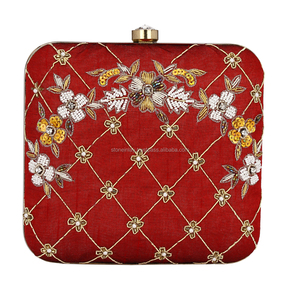 Material de tela Zari bordado señoras embrague monedero hermoso diseño Color granate diseño de flores hecho a mano utilizado para fiesta de boda - Product Image 1