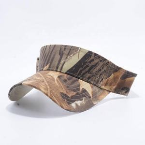 Elegante gorra de visera deportiva de verano de algodón de camuflaje diseñada para la máxima comodidad Ideal para tenis, golf, caminar y diversión al aire libre - Product Image 1