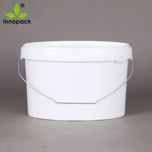 Cubo de pintura blanco liso ovalado de 7,5 litros con mango de metal y tapa