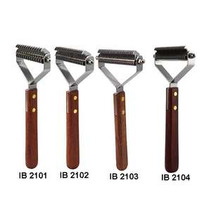 Peigne à chien en acier inoxydable et manche en bois écologique pour les nœuds, soins des animaux de compagnie - Product Image 3