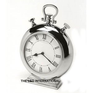 Reloj de Mesa con Acabado Plateado Brillante y Metal Pesado de Acero Inoxidable con Gancho para Colgar con Números Romanos - Product Image 1