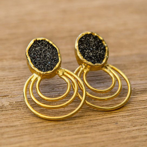 Pendientes de tuerca geométricos para chicas, piedras preciosas Druzy más populares, fabricados en la India - Product Image 2