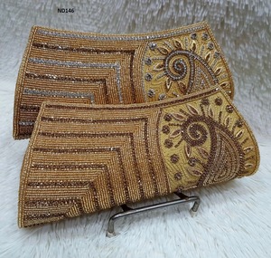 Bolso de Mano Étnico Tradicional Hecho a Mano para Novia India, con Bordado de Tela, Diseño de Moda, para Eventos Nocturnos y Compras - Product Image 1