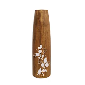 木で作られた家の装飾とギフトアイテムのための魅力的な木製の花瓶自然に磨かれたドライフラワー花瓶