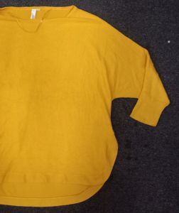 เสื้อสเวตเตอร์ผู้หญิงแบรนด์เนมคุณภาพสูง แขนยาว คอกลม ทรงลำลอง ผ้าบาง ใส่สบาย เหมาะสำหรับใส่ออกนอกบ้าน - Product Image 2