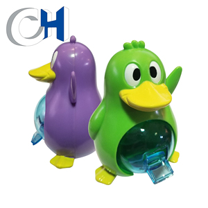 Jouet de bonbons de pingouin animal en plastique multicolore drôle professionnel - Product Image 1