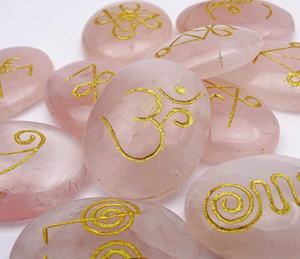 Piedra de alta calidad Karuna Forma de cuarzo rosa Cristal ovalado Karuna Reiki Piedra preciosa Karuna Piedra natural Cristal Mayorista - Product Image 3