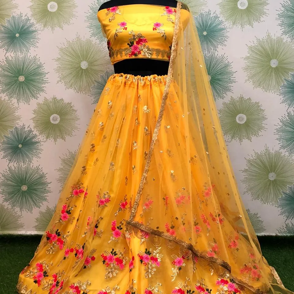 Lehenga Choli สีสันสดใสของงานปักดอกไม้สุทธิสำหรับผู้หญิงในงานแต่งงานและโอกาสพิเศษ
