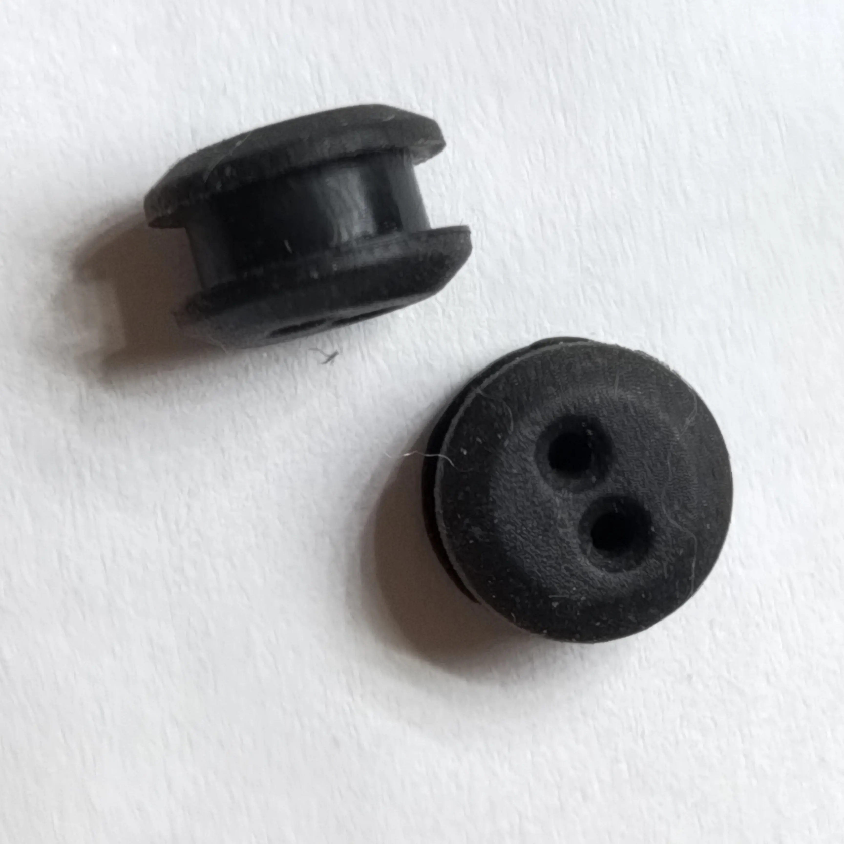 1 mm küçük silikon Grommet teller için su geçirmez ve toz geçirmez kauçuk rondela için kullanılan silikon Grommet yapış