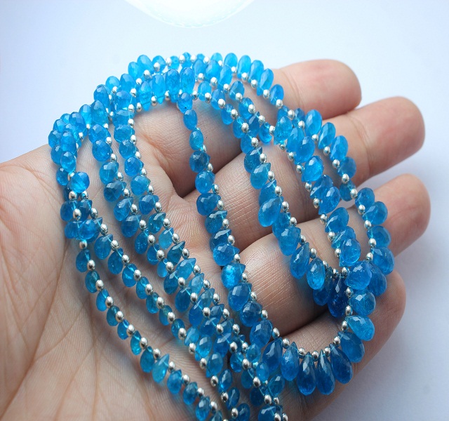 เช่นเดียวกับรูปภาพ