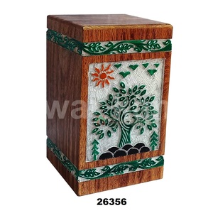 Nouvelle conception sculptée à la main en bois arbre de vie paysage gravure urnes funéraires - Product Image 1