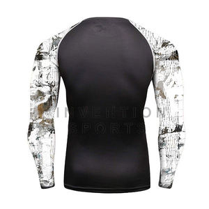 Protectores de erupción de sublimación personalizados de alta exigencia, ajuste de compresión, tela que absorbe la humedad, ropa deportiva, protectores de erupción a la venta - Product Image 5