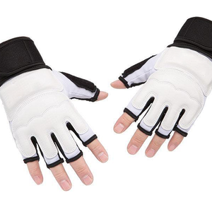 ถุงมือเทควันโดครึ่งนิ้วระบายอากาศได้ดีดีไซน์ใหม่พร้อมกางเกงมวยหนังทำตามมาตรฐานสากล - Product Image 6