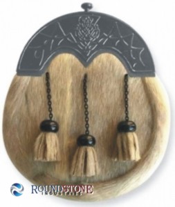 Sac à bandoulière rond STONE INDUSTRIES Seal Skin Sporran avec motif THISTLE, détail de sangle en cuir et clous décoratifs - Product Image 3