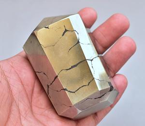 Piedra curativa de cristal Natural para decoración del hogar, torre de cristal de cuarzo Mineral de pirita, hematita - Product Image 1