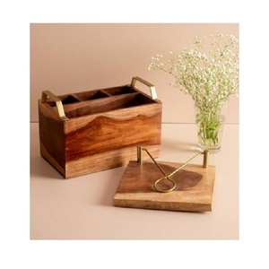 Soporte para cubiertos de madera con mango de acero inoxidable Soporte para cubiertos de forma rectangular hecho a mano para uso de vajilla - Product Image 2