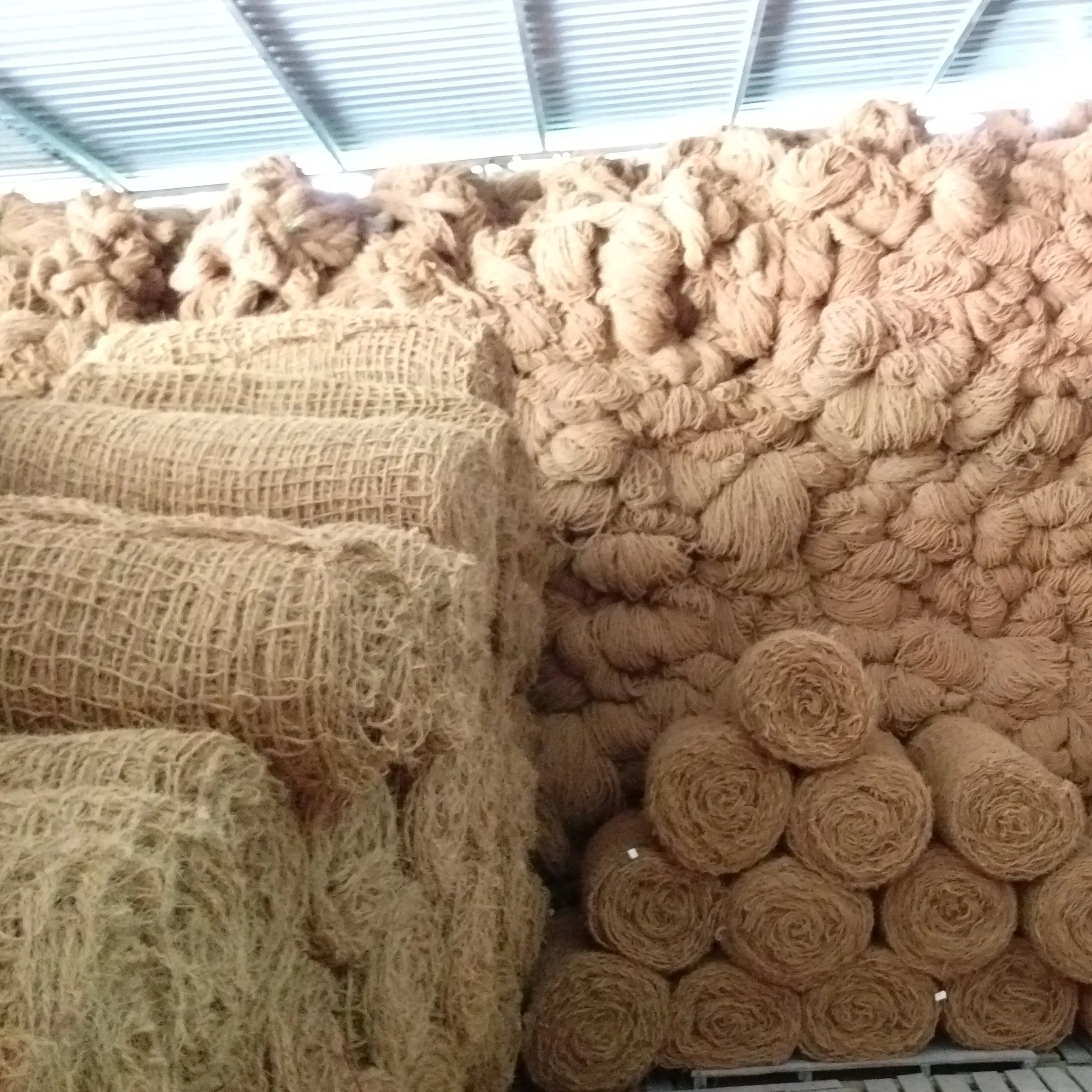 Direttamente dalla rete di cocco di fabbrica dalla rete di cocco in fibra di cocco del Vietnam per l'erosione prevenire con prezzo di fabbrica 100% naturale