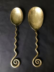 Juego de Cubiertos de Acero Inoxidable con Diseño Curvo Elegante, Agarre Cómodo, Perfecto para Cenas Elegantes y Uso Diario - Product Image 2