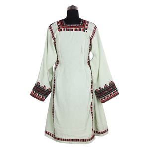 Vraie robe en soie tribale brodée robe BDR019 Vintage bohème du fournisseur indien Vintage fait à la main bohème Banjara robe - Product Image 2