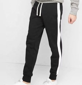 กางเกงกีฬาชายลายทาง,กางเกงสีดำแบบกำหนดเองพร้อมโลโก้ของคุณเอง - Product Image 2