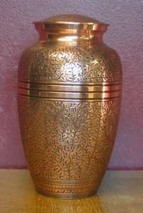 Urnas de latón hechas a mano para funerario, urnas para cenizas de personas, mortuario de latón negro a rayas, suministros funerarios, tendencia de venta - Product Image 3