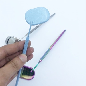 กระจกแต่งหน้าทรงพระจันทร์ครึ่งเสี้ยวขนาดกระเป๋ากระจกเครื่องสำอางแบบยั่งยืนทำจากสเตนเลสสตีลแบบสี่เหลี่ยม - Product Image 5