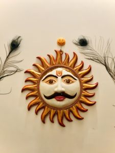 งานฝีมือนิรมลา งานโลหะทำมือ ลายเฟิงชุย ซูรียา ซูราจ ลงสีเคลือบเอนาเมลหลากสี ลายยันทรา สำหรับแขวนผนัง รัฐราชสถาน สร้างพลังบวก - Product Image 6