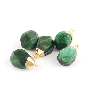 Conector de joyería colgante de Latón chapado en oro de 18 quilates al por mayor, abalorios de pepita de Esmeralda en bruto natural, hallazgos, tamaño de cuenta MM - Product Image 2