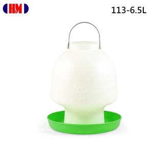 Bebedero de Plástico Resistente de Alta Calidad para Pollos Grandes, Modelo Crown 112, Tipo Bola - Product Image 1