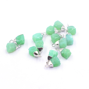 Pendentif en Chrysoprase Calcaïdonie Vert Clair Brut Plaqué Or 14k/18k et Argent avec Bélière pour la Fabrication de Bijoux - Product Image 4