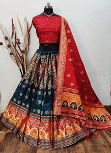 Lehenga Choli traditionnel du sud de l'Inde en brocart jacquard pour mariage, Lengha Choli Ghagra Design, dernières tendances, prix de gros, Surat - Product Image 4