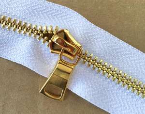 Venta al por mayor OZL 10 # Cremallera de nailon de metal de extremo abierto Cadena larga continua de 100mm de longitud para equipaje y bolsos - Product Image 3