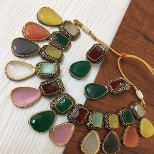 Dymade — grand collier épais de mariée indien en pierre, kundan plaqué or, avec longue boucle d'oreille, création M - Product Image 1